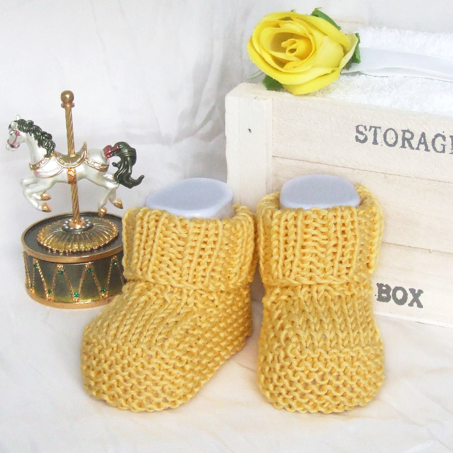 100% WOOL handmade newborn baby shoes size 0-3 - various colours