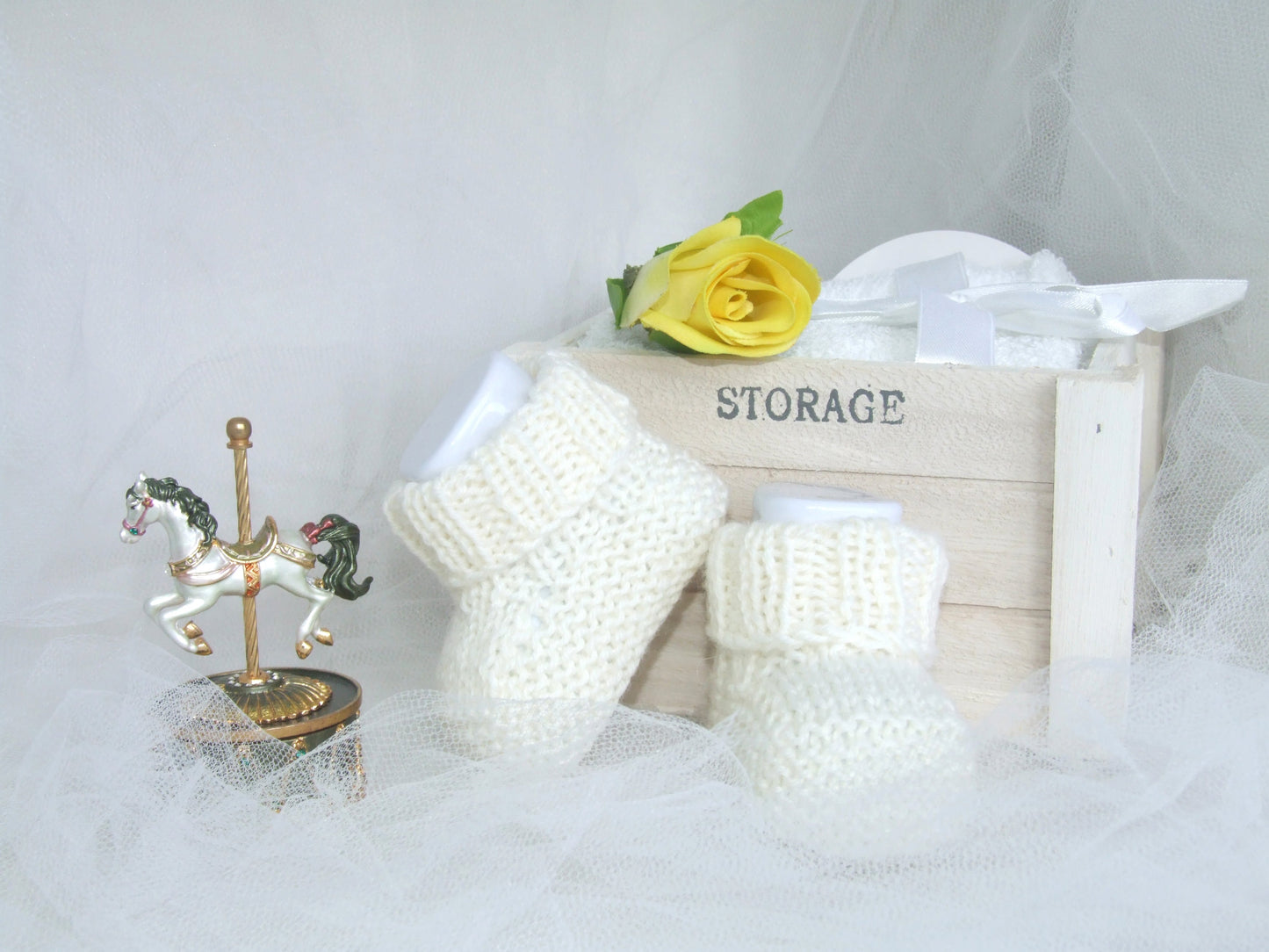 Scarpine lana neonata realizzate a mano a maglia - Bianco - Fairy Corner