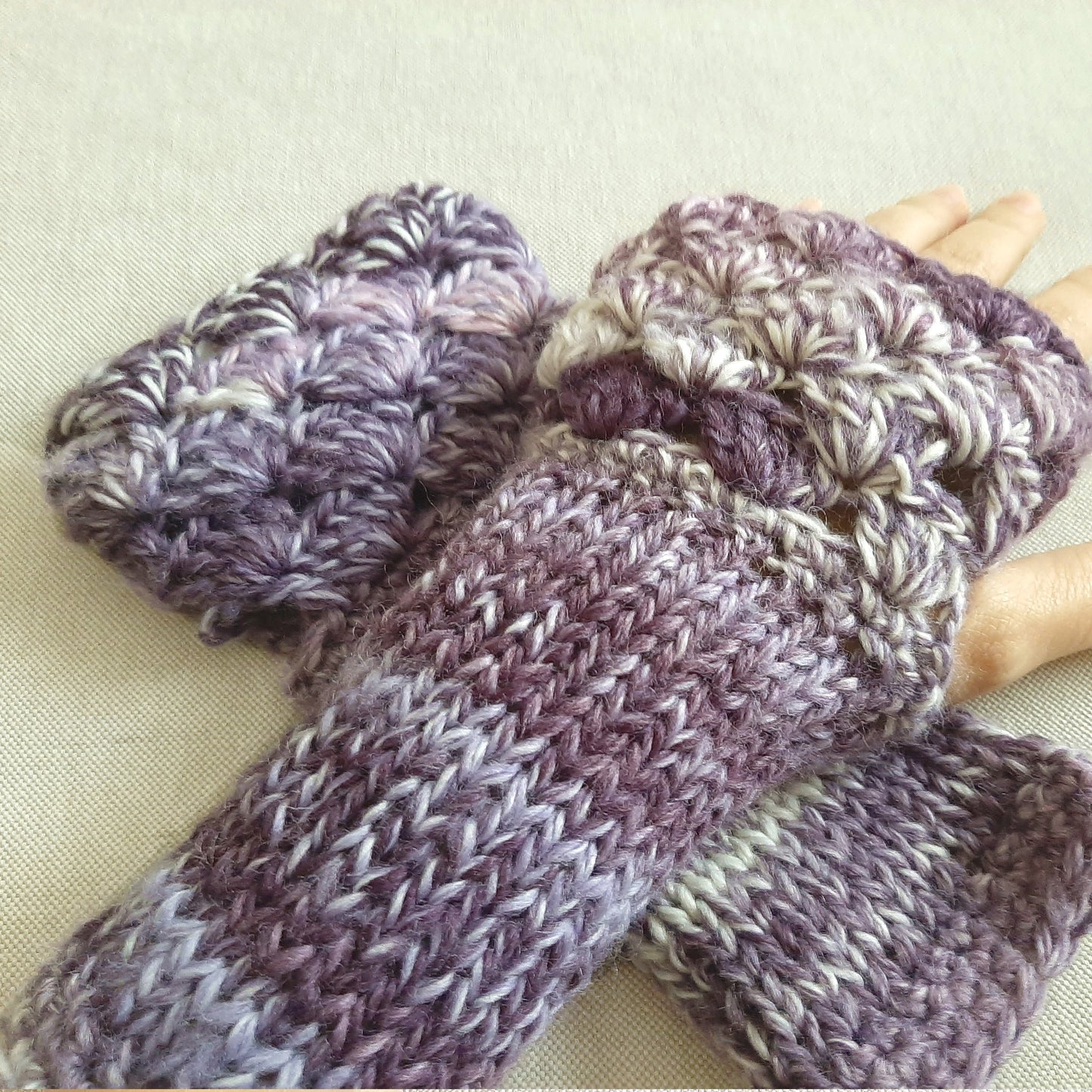 Handmade Fingerless Gloves Fans - Gradient Purple
