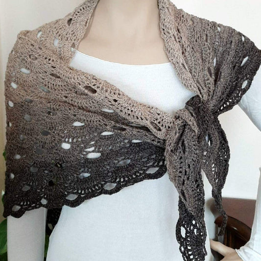 Scialle realizzato all'uncinetto in cotone sfumato nei Toni del legno beige marrone - Fairy Corner